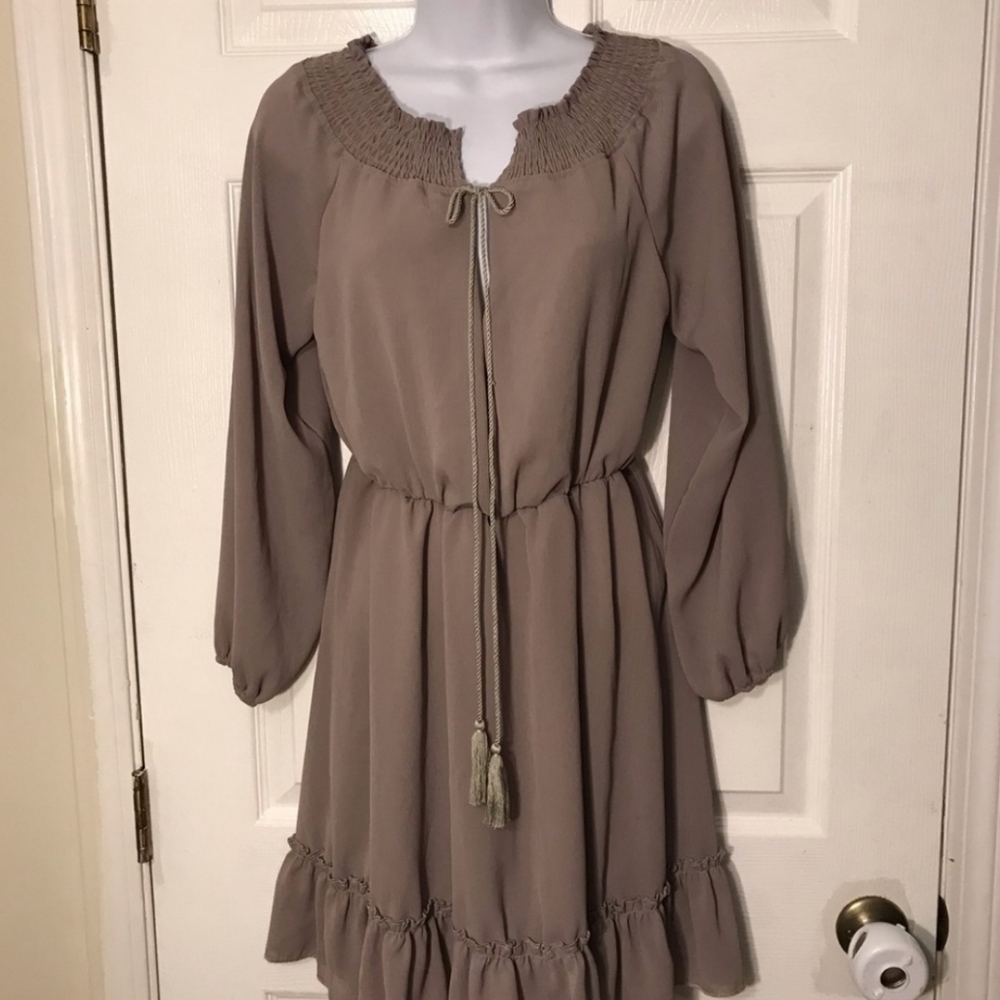 Jillian Size L Elastic Waist Long Frilly Top !